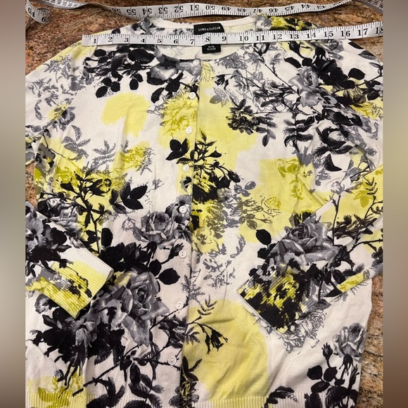 Lord & Taylor Abstract Pattern Fall Cardigan, Size XL - Picture 7 of 12